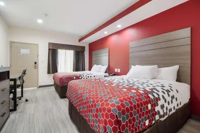 Photo 4 - REGENCY INN AND SUITES