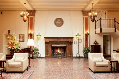 Photo 2 - The Cardinal Hotel