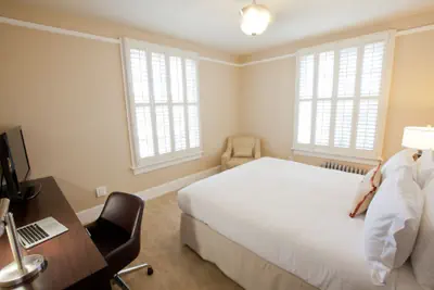 Photo 4 - The Cardinal Hotel