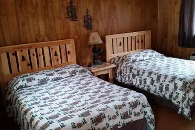 Photo 5 - Sunshine Motel and Cabins