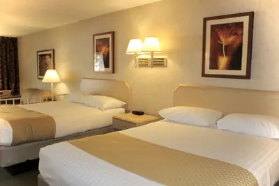 Photo 3 - Impala Island Inn