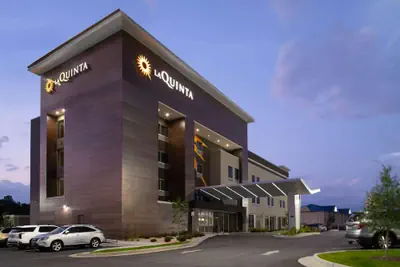 Photo 2 - La Quinta Inn & Suites by Wyndham Tifton