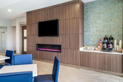 Photo 4 - La Quinta Inn & Suites by Wyndham Tifton