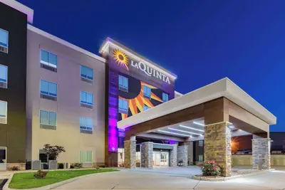 Photo 2 - La Quinta Inn & Suites by Wyndham Jackson/Cape Girardeau