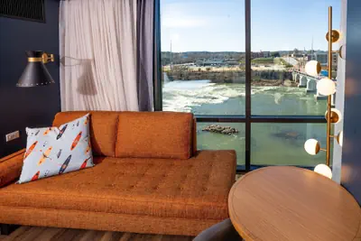 Photo 3 - Hotel Indigo Columbus at Riverfront Place by IHG