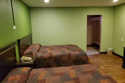 Photo 4 - Trailway Motel