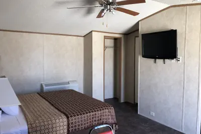 Photo 3 - Monahans Country Inn