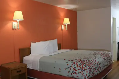 Photo 5 - Heritage Inn & Suites