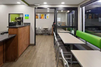 Photo 3 - SureStay Hotel by Best Western Jasper