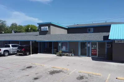 Photo 3 - Hillcrest Motel