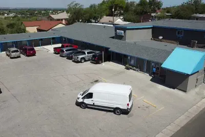 Photo 2 - Hillcrest Motel