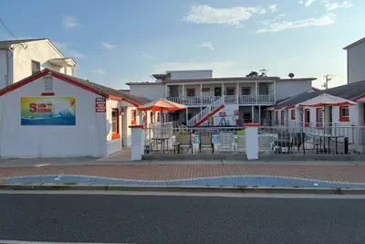 Photo 2 - SunShine Motel