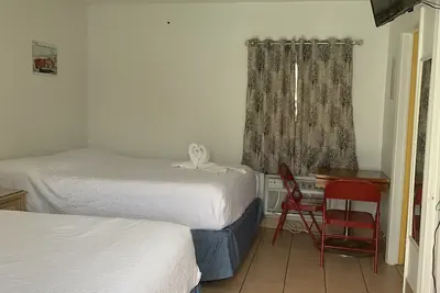 Photo 3 - SunShine Motel