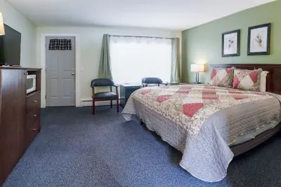 Photo 4 - Acadia Pines Motel