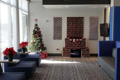 Photo 5 - Holiday Inn Express & Suites Ottawa by IHG