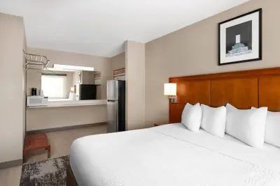 Photo 5 - Travelodge by Wyndham Parker