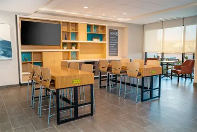 Photo 4 - Home2 Suites by Hilton Corona