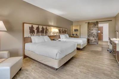 Photo 2 - Best Western Bandera Suites & Saloon