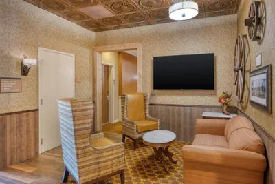Photo 4 - Best Western Bandera Suites & Saloon