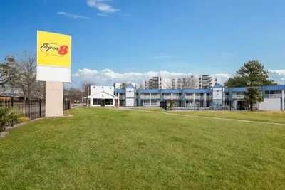 Photo 2 - Super 8 by Wyndham Portsmouth - Norfolk