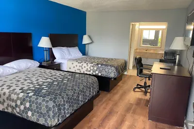 Photo 5 - Super 8 by Wyndham Portsmouth - Norfolk