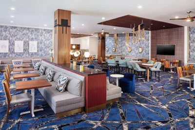 Photo 4 - Hampton by Hilton at the Boston Seaport District