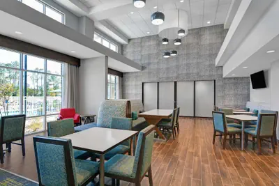 Photo 5 - Hampton Inn & Suites MacClenny I-10