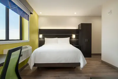 Photo 5 - Holiday Inn Express Jamaica - JFK AirTrain - NYC by IHG