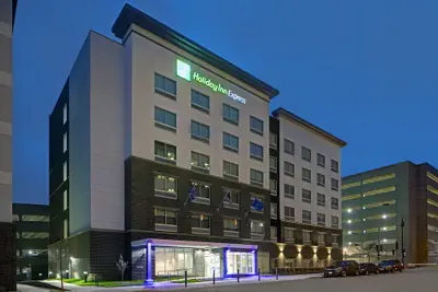 Photo 2 - Holiday Inn Express Milwaukee Downtown by IHG