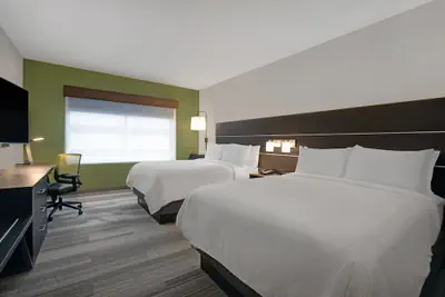 Photo 4 - Holiday Inn Express Milwaukee Downtown by IHG