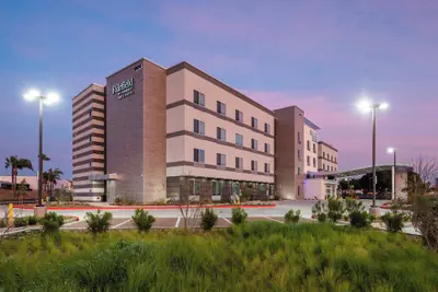 Photo 2 - Fairfield Inn & Suites by Marriott Anaheim Los Alamitos