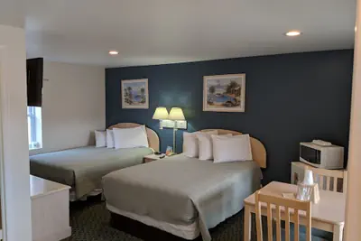 Photo 5 - Crystal Sands Motel