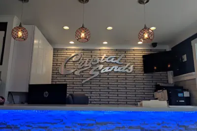 Photo 3 - Crystal Sands Motel