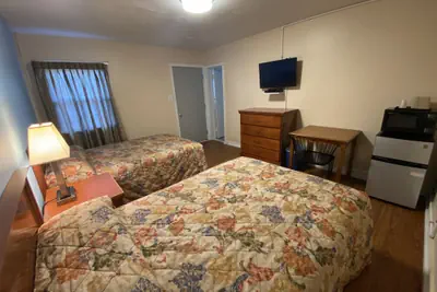 Photo 4 - Gateway Inn