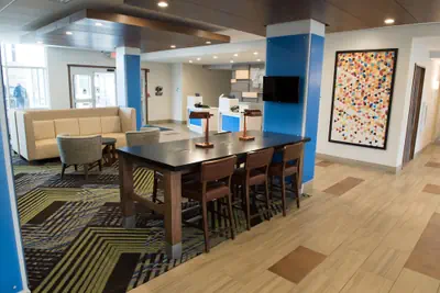Photo 3 - Holiday Inn Express & Suites Louisville N - Jeffersonville by IHG