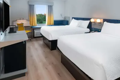 Photo 2 - Microtel Inn & Suites by Wyndham Hot Springs