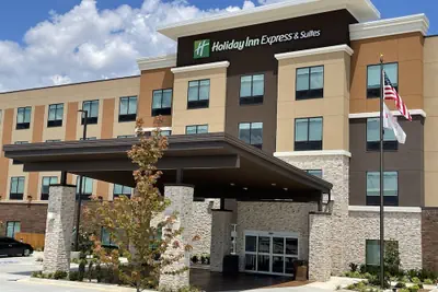 Photo 2 - Holiday Inn Express & Suites Ft. Smith Airport by IHG