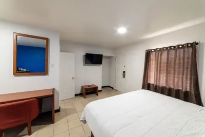 Photo 2 - American Inn