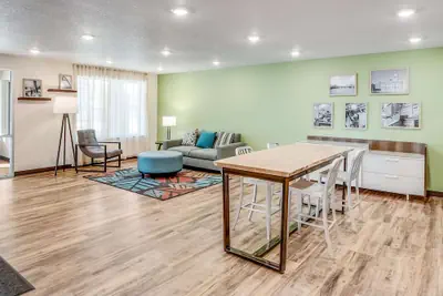Photo 5 - Woodspring Suites  West Des Moines