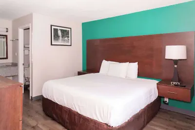Photo 5 - Rodeway Inn