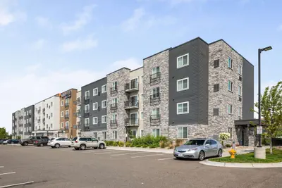 Photo 2 - WaterWalk Extended Stay by Wyndham Minneapolis - Plymouth