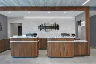 Photo 3 - Courtyard by Marriott Hamilton