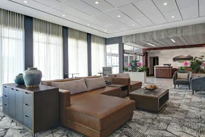 Photo 2 - Courtyard by Marriott Hamilton