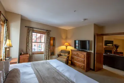 Photo 5 - Comfortable 1 Bedroom Slopeside Condo - No Cleaning Fee! by RedAwning