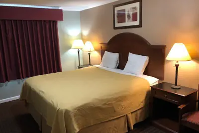 Photo 3 - American Inn