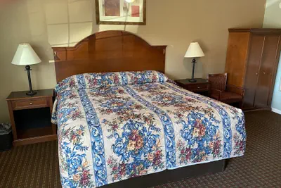 Photo 5 - American Inn