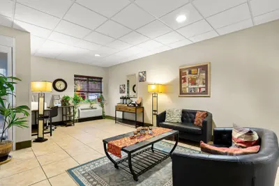 Photo 4 - Suburban Studios Morgantown