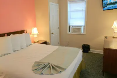 Photo 5 - Key West Motel