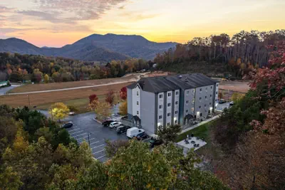 Photo 2 - Microtel Inn & Suites By Wyndham Sylva Dillsboro Area