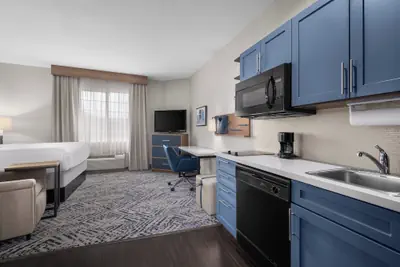 Photo 4 - Candlewood Suites Alexandria by IHG